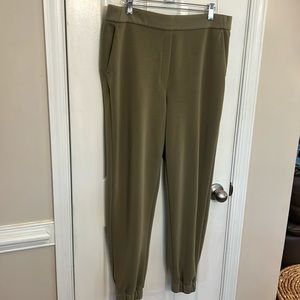 Lululemon softstreme jogger green size 12